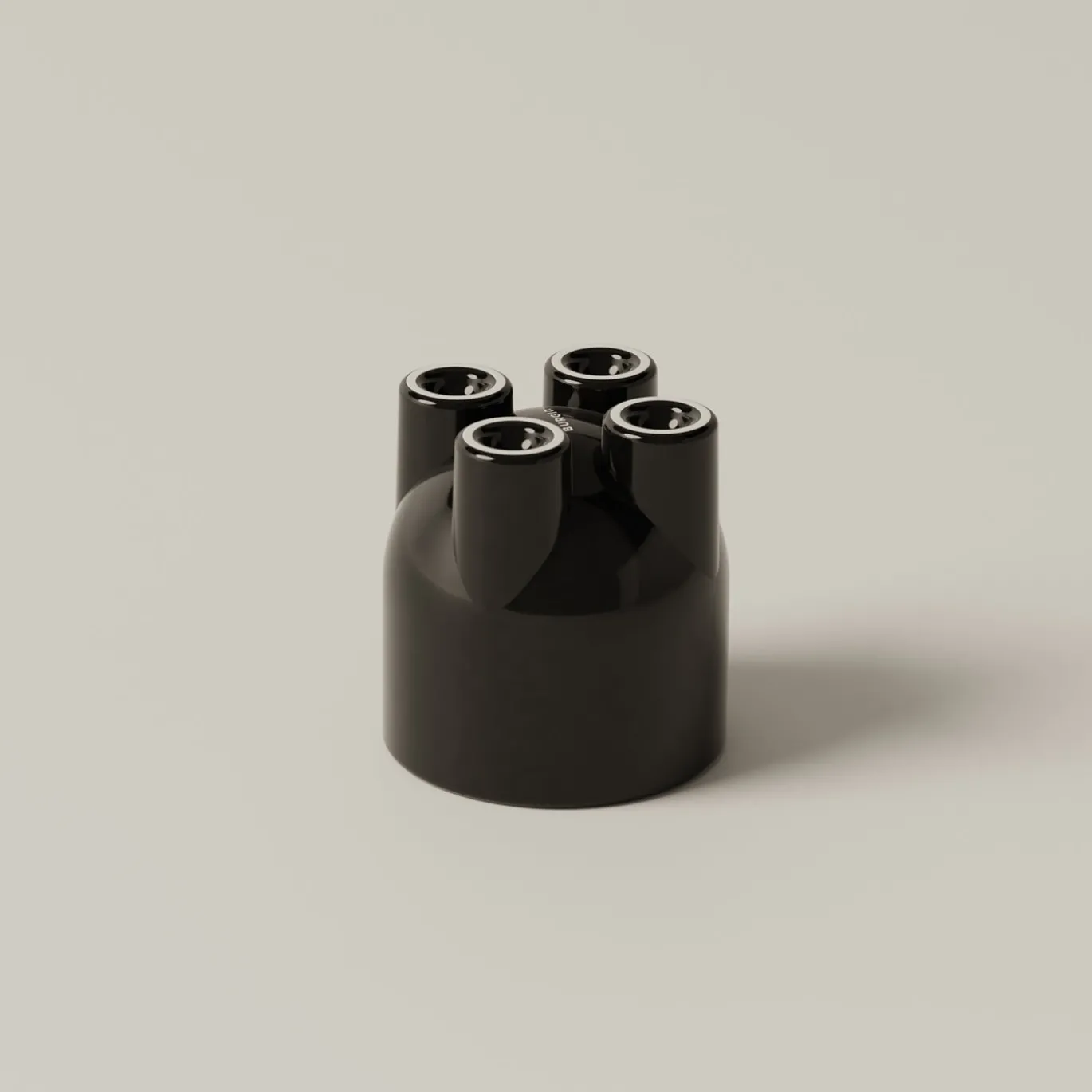 Set di 4 Tazze e Piattini Scultorei UUUUccio in Ceramica Lucida Nera