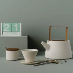 Set di 2 tazze in ceramica bianca e zuccheriera con coperchio in legno