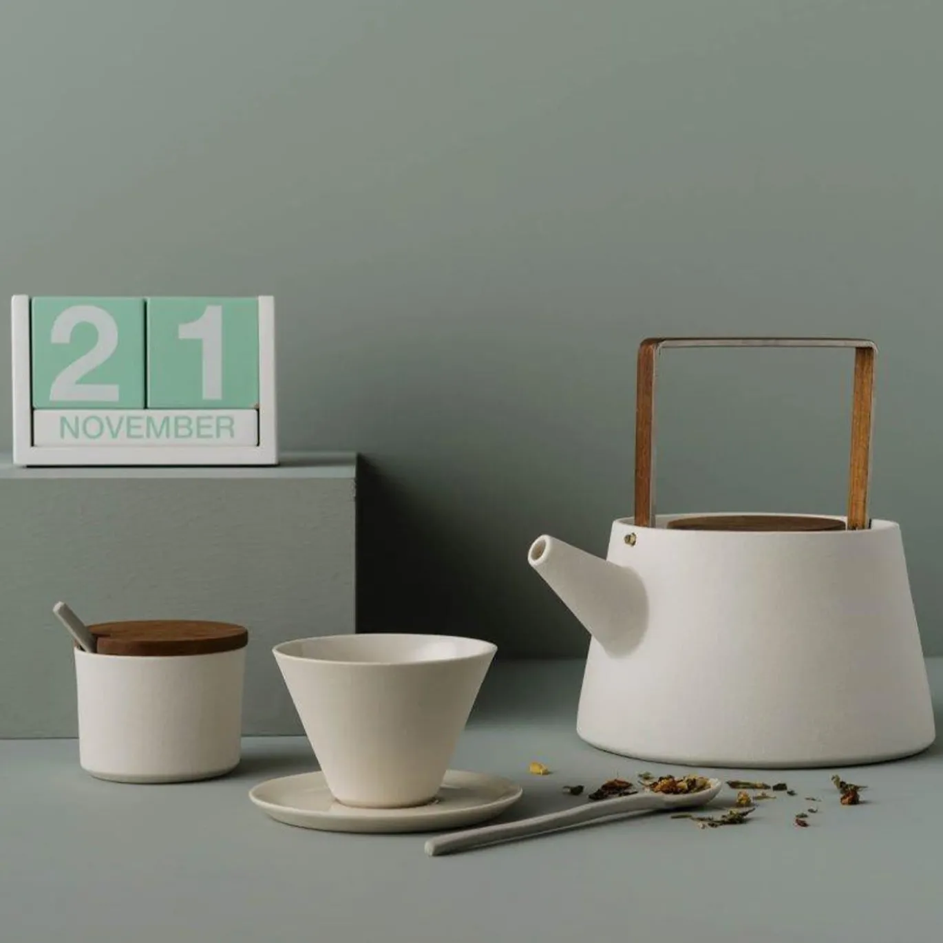 Set di 2 tazze in ceramica bianca e zuccheriera con coperchio in legno