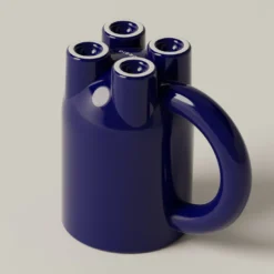 Set di 4 tazze scultoree mUUUUg in ceramica lucida blu