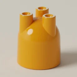 Set di 4 tazzine da espresso e piattini scultorei cUUUp in ceramica lucida Mango