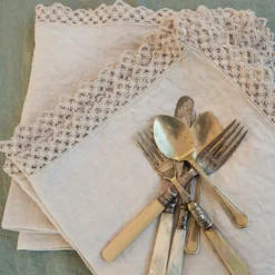 Set di 4 tovaglioli crema con macramè