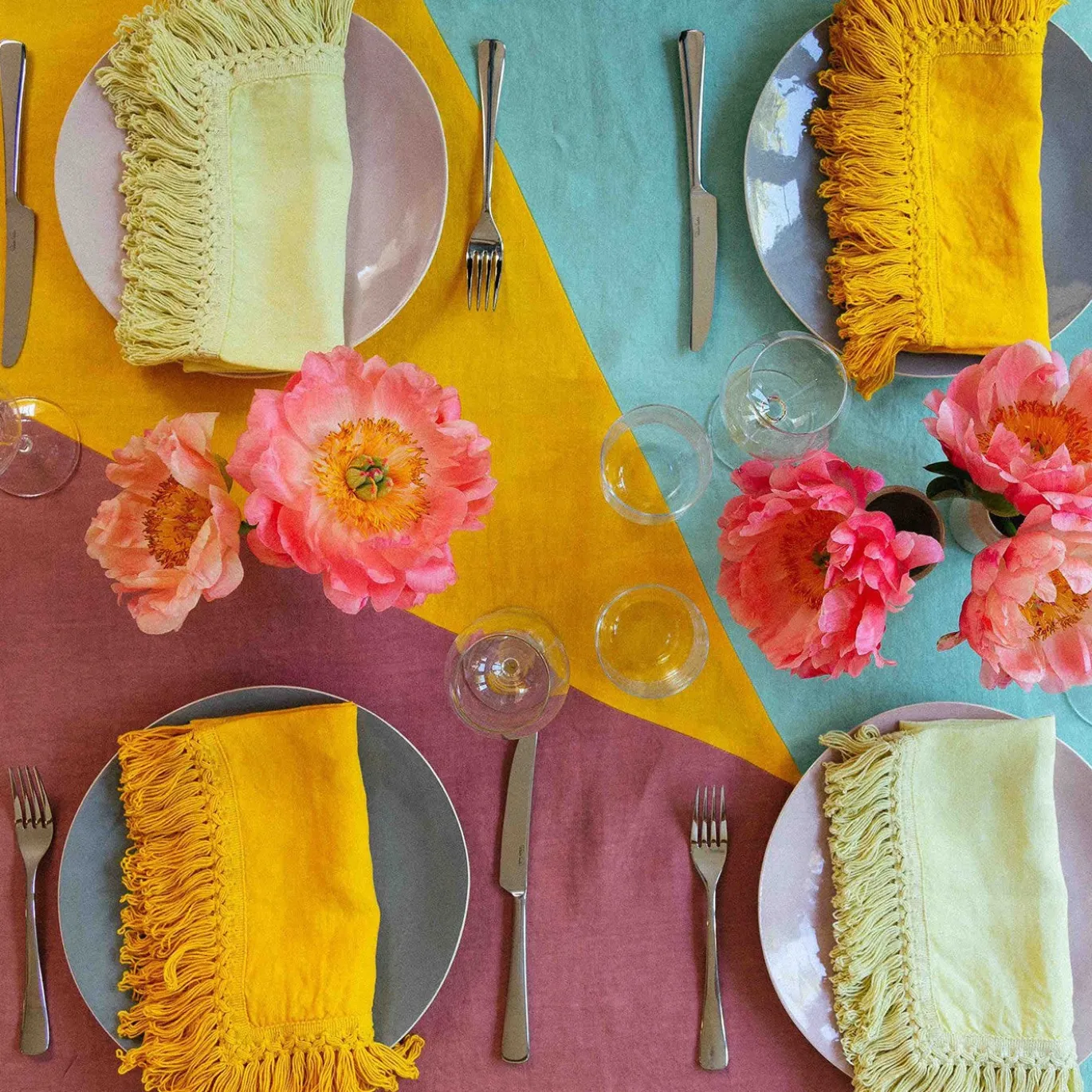 Set di 4 Tovaglioli in Lino Giallo Ocra con Frange Lunghe