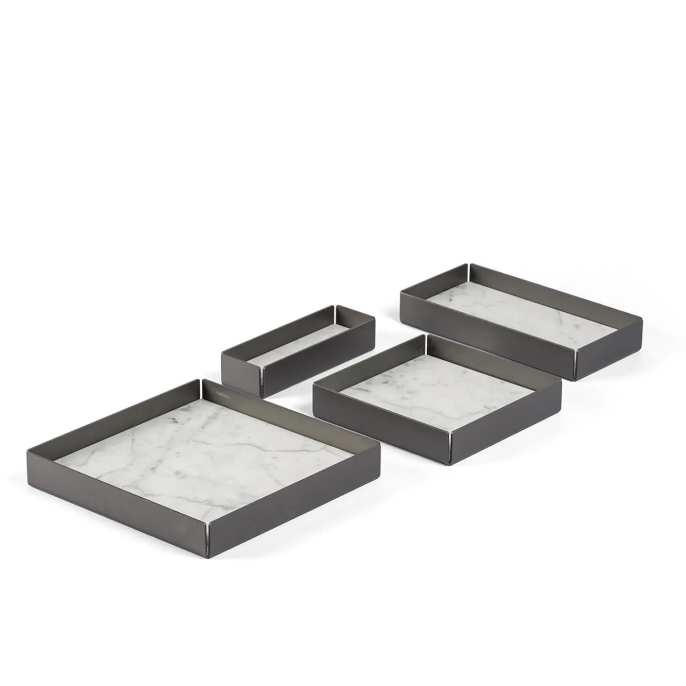 Set di vassoi modulari Fontane Bianche di Elisa Ossino