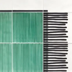 Tappeto Verde e Bianco e Nero Composizione ceramica di Giuliano Andrea dell'Uva 160 x 80