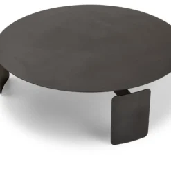 Tavolino nero Shirudo di Elisa Honkanen