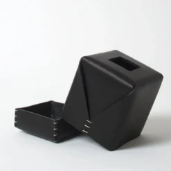 Tissue box Regular quadrato nero di Oscar Maschera