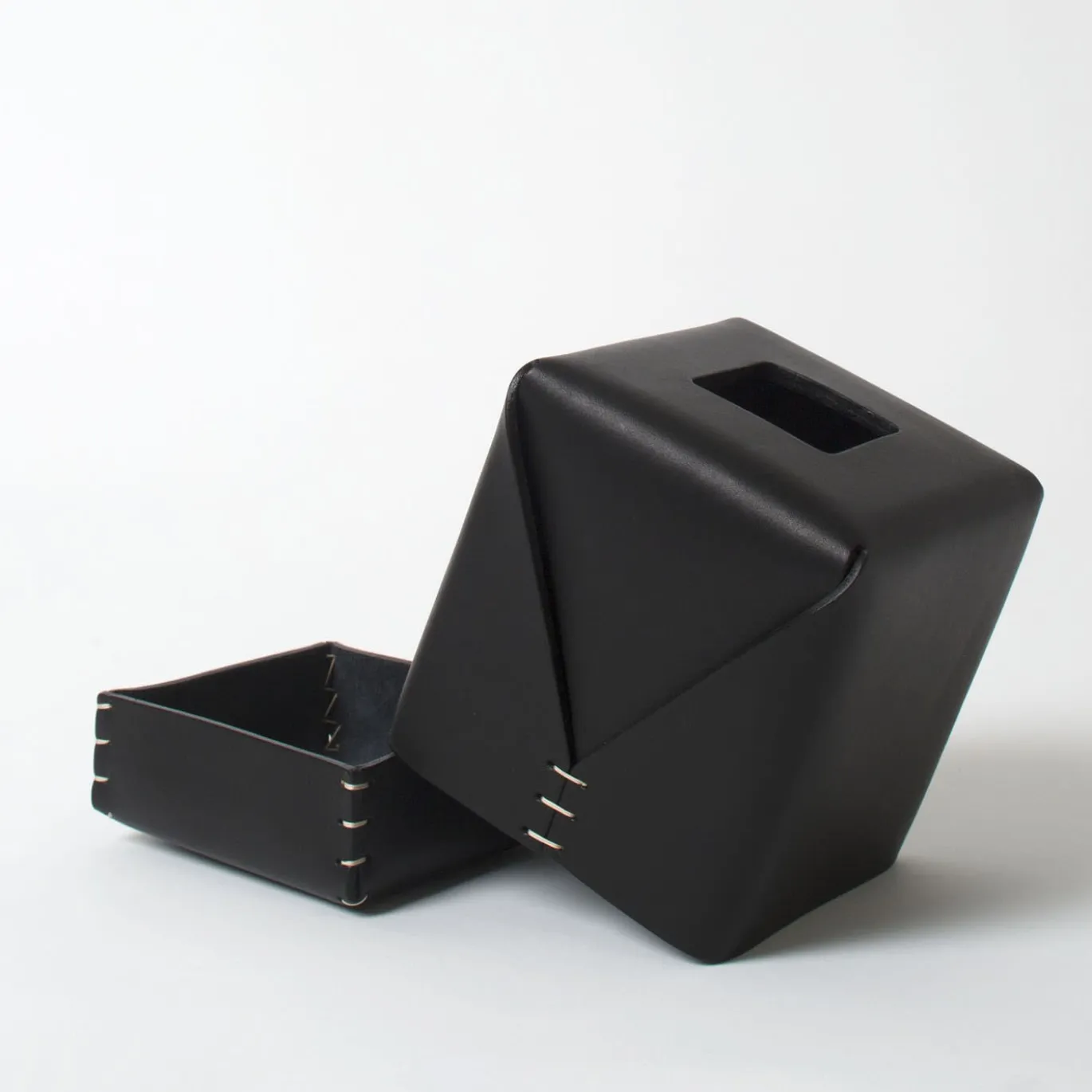 Tissue box Regular quadrato nero di Oscar Maschera