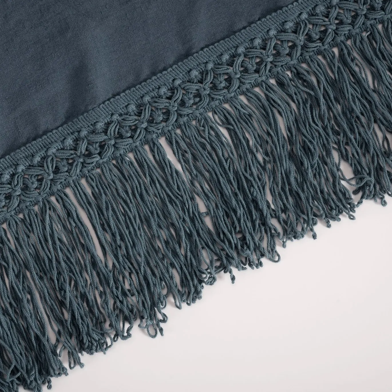 Tovaglia blu pietra con frangia extra lunga