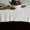 Tovaglia rossa in lino naturale con bordo in velluto