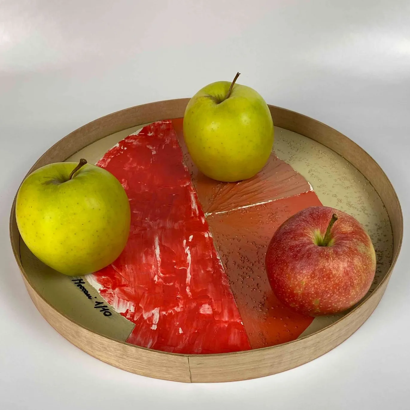T5 Vassoio rotondo rosso di Meccani Studio