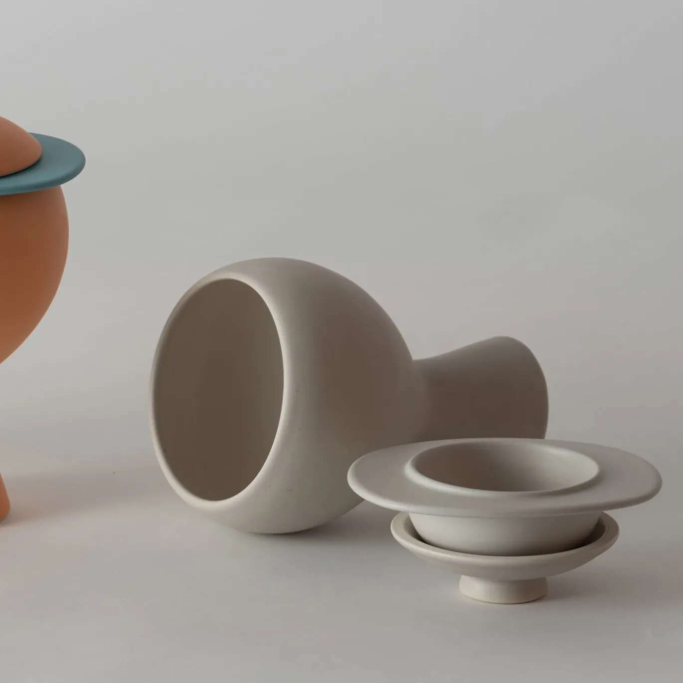Vaso per erbe grigio Graal