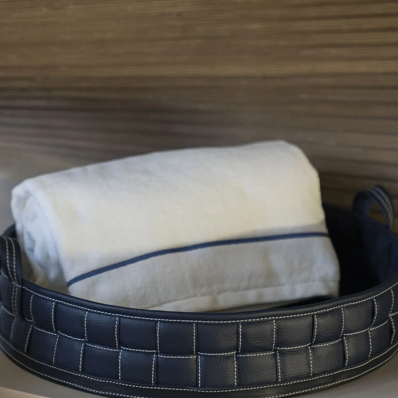 Vassoio cilindrico annodato Ponza in ecopelle blu navy