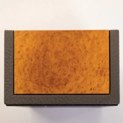 Vassoio da scrivania Erika in pelle e legno
