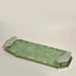Vassoio in ottone con quarzo verde e ialino