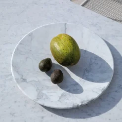 Vassoio Lepos in marmo bianco di Carrara