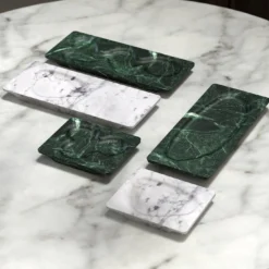 Vassoio per antipasti Veneri Carrara di Emmanuel Gallina