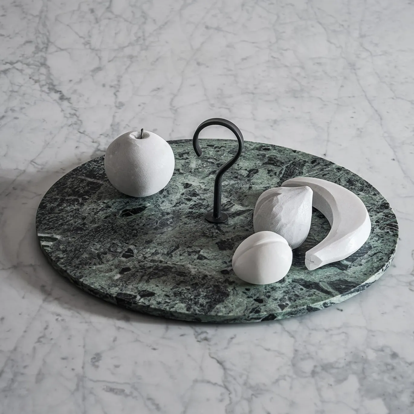 Vassoio Pietra L12 in marmo Verde Guatemala di Piero Lissoni