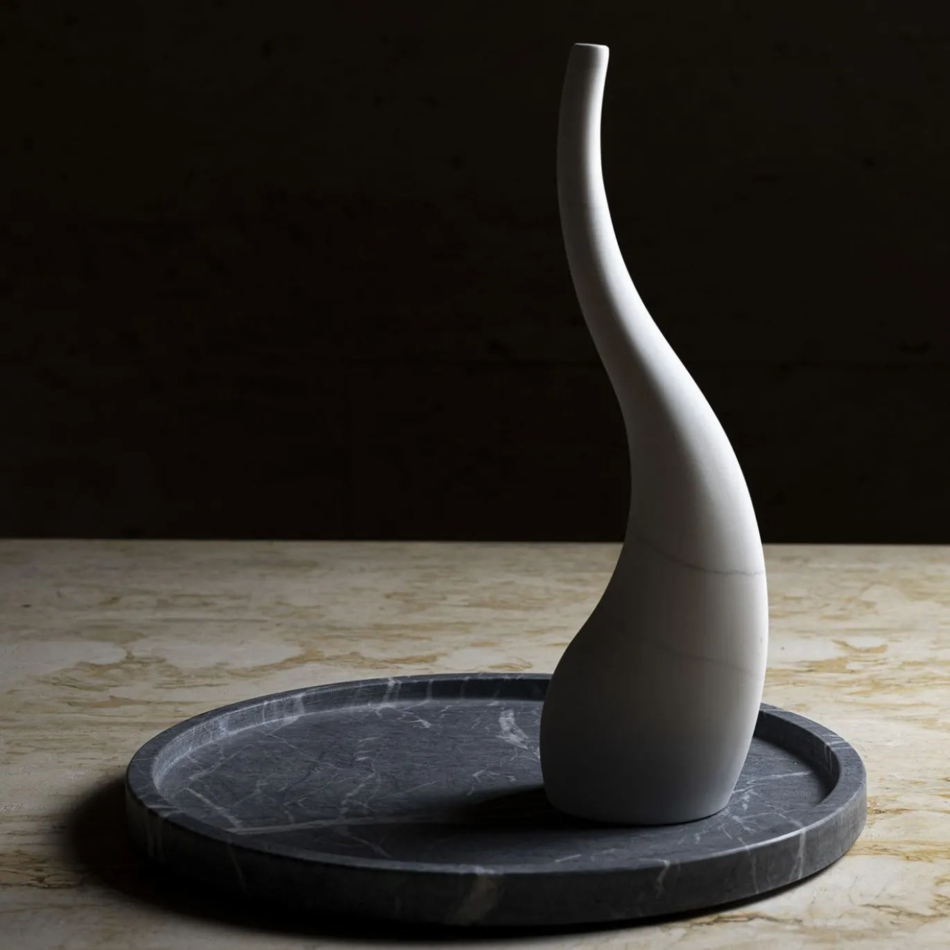 Vassoio rotondo in marmo nero Marquina
